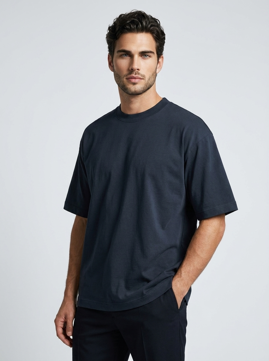 Oversized basic t-shirt in soft cotton with relaxed fit