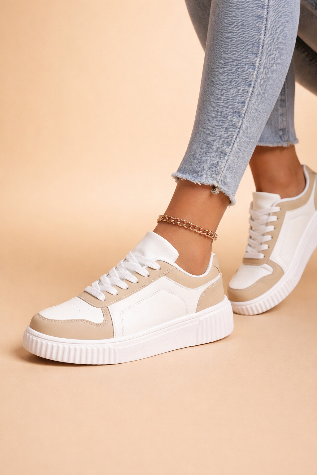 Women's beige non-slip sneakers with chunky grip sole