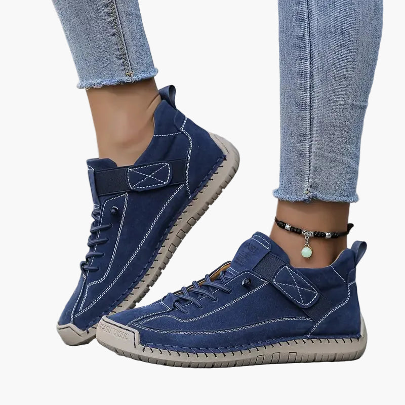 Women's black wide fit chunky sneakers with cushioned sole
